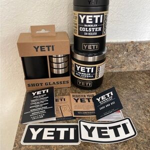 Yeti classic Black authentic 4shot glass & carry case NIB & 12oz Colster Set